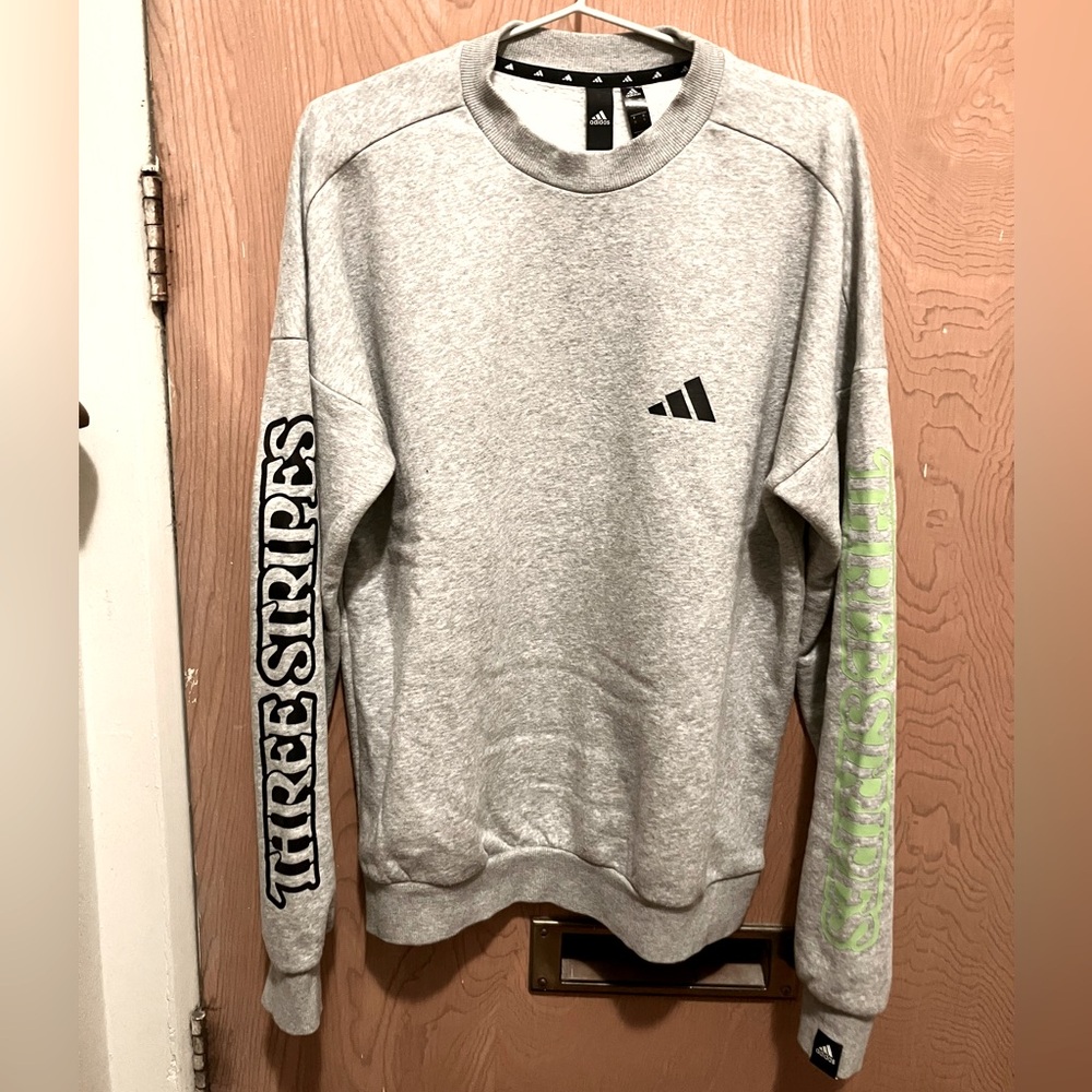 Adidas men’s small crewneck fleece sweater featuring sleeve graphics, like new!